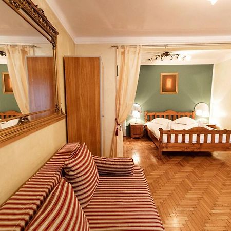Dream House Brasov Hotel Bagian luar foto
