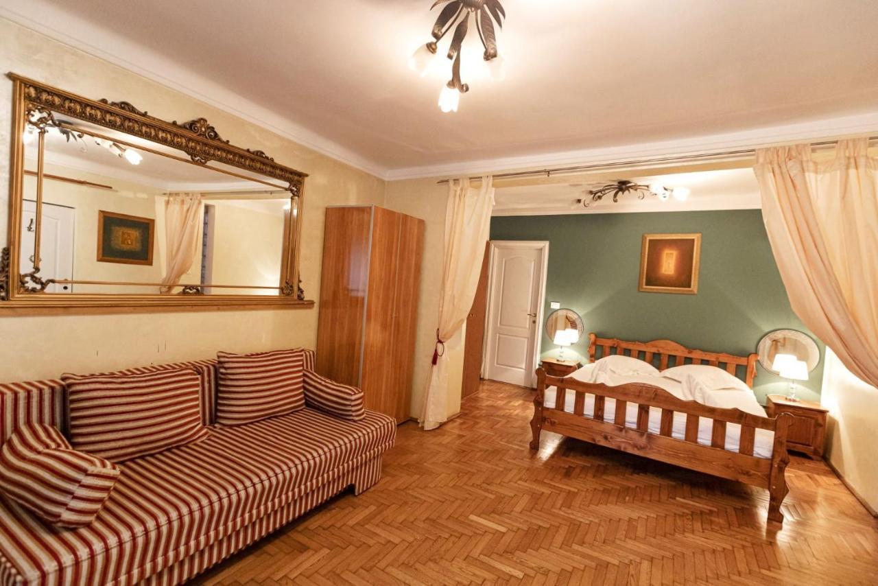 Dream House Brasov Hotel Bagian luar foto