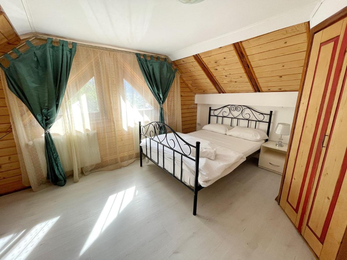 Dream House Brasov Hotel Bagian luar foto